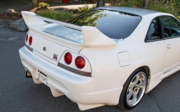 Nissan-skyline-gtr-1995-17