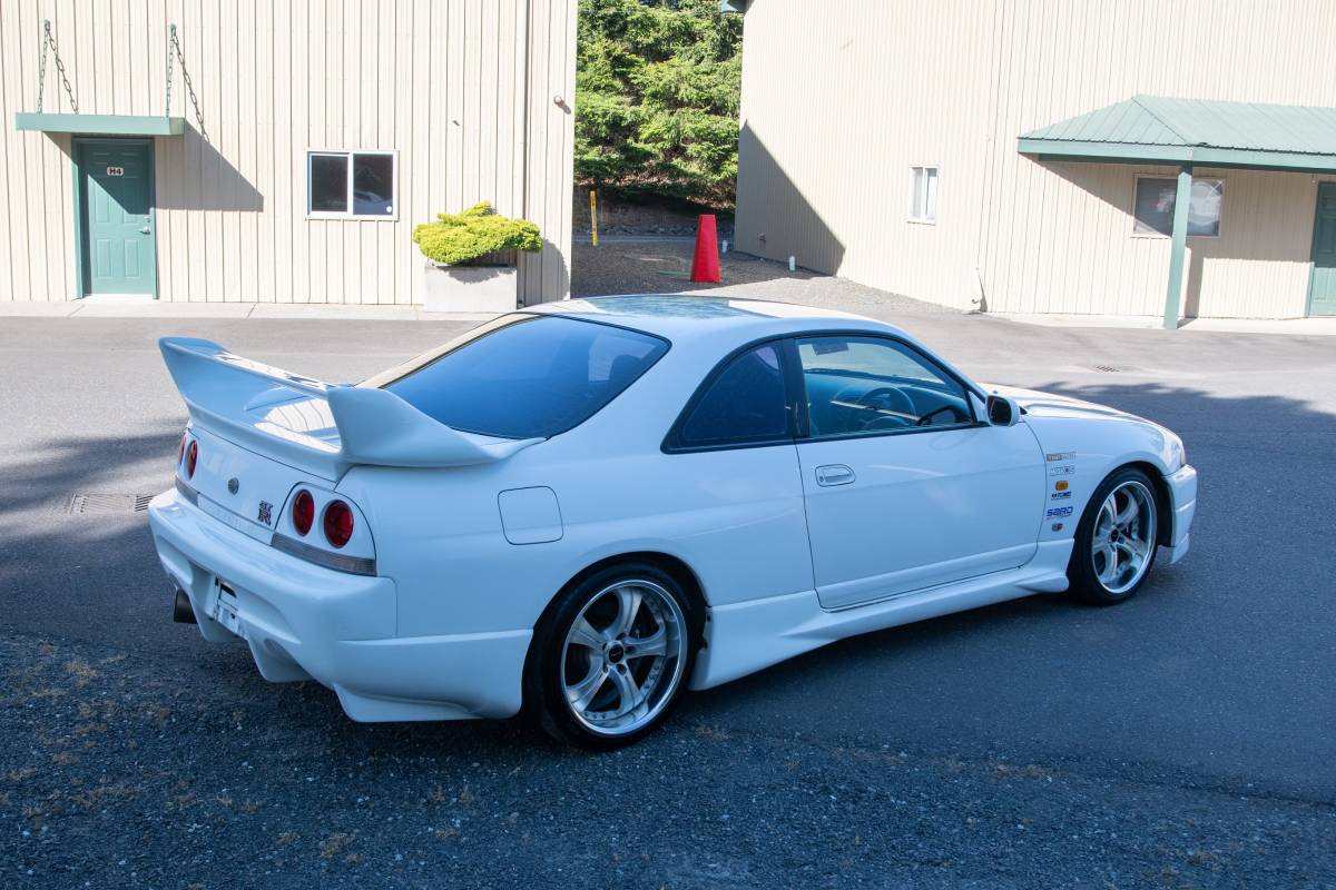 Nissan-skyline-gtr-1995-19