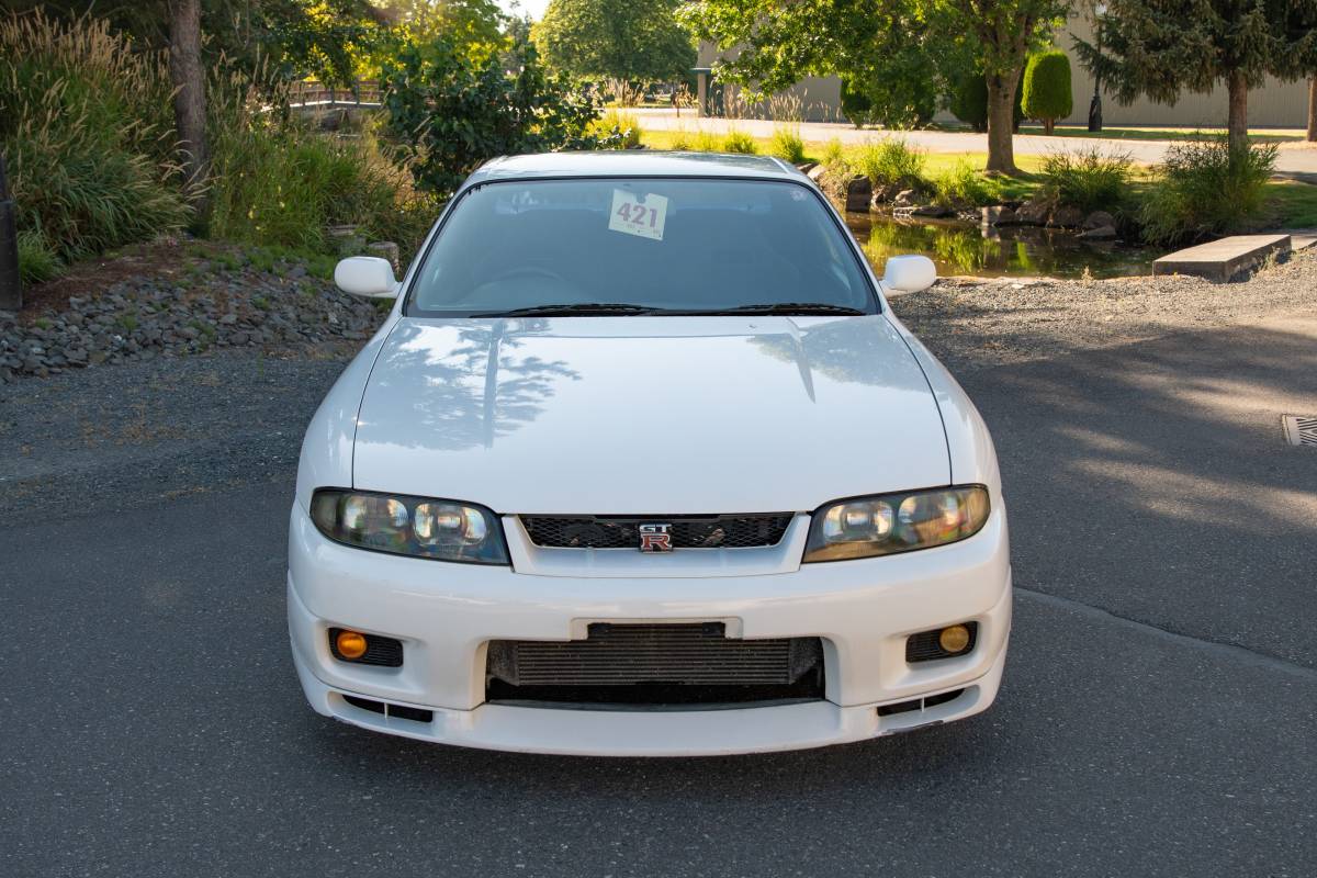 Nissan-skyline-gtr-1995-20