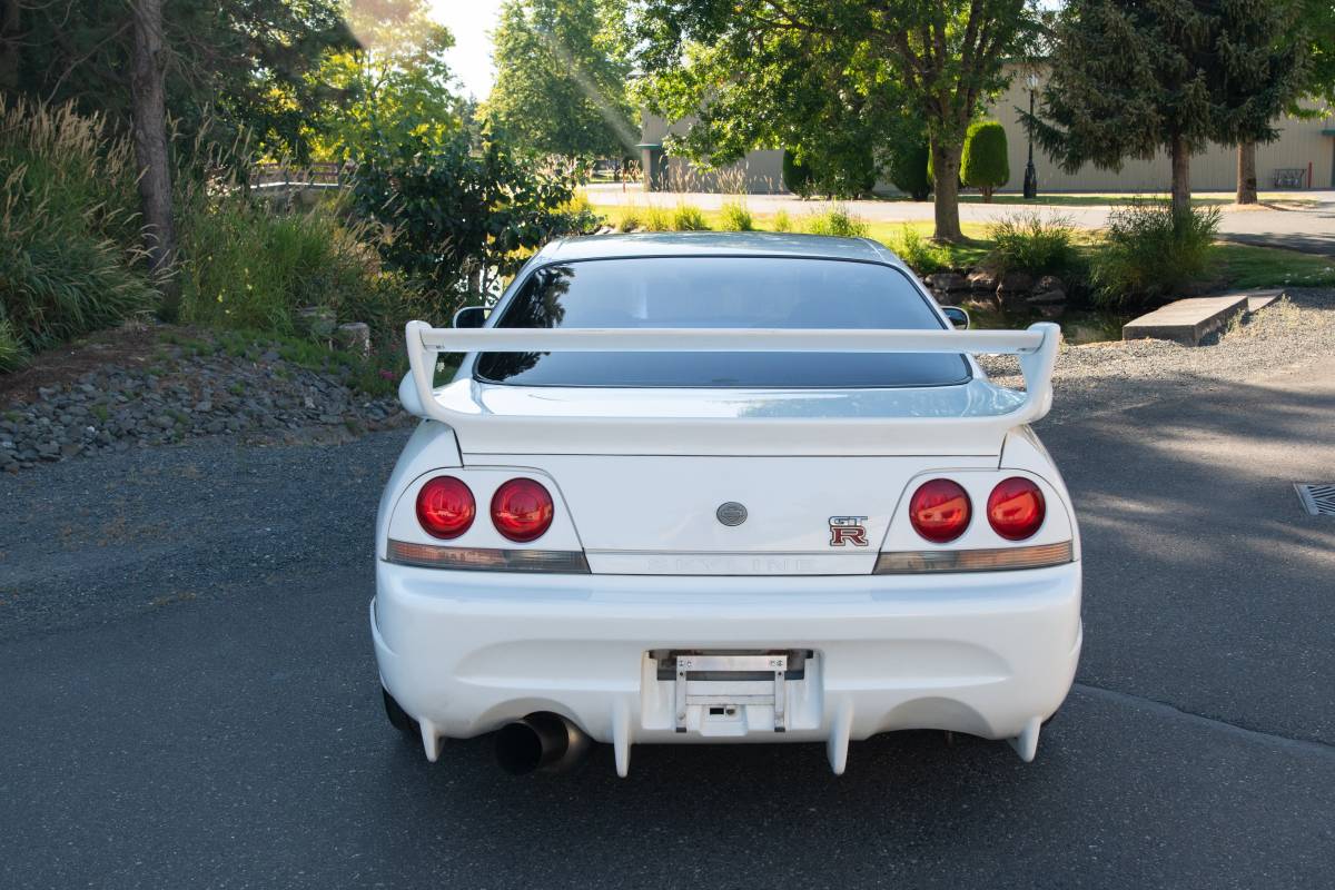 Nissan-skyline-gtr-1995-21