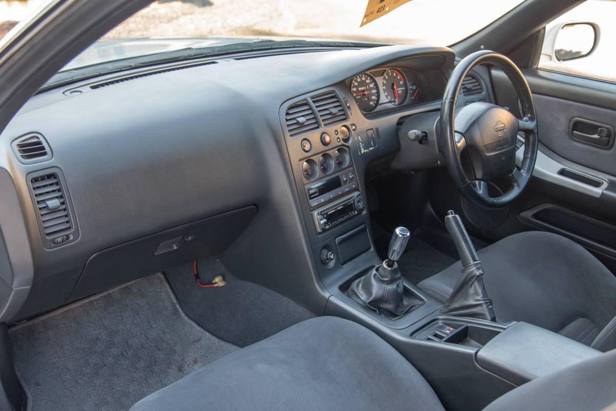 Nissan-skyline-gtr-1995-3