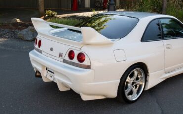 Nissan-skyline-gtr-1995-6