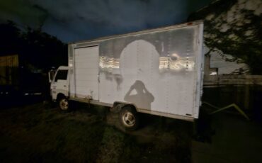 Nissan-ud-diesel-1993-white-1