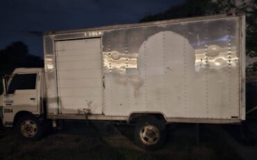 Nissan-ud-diesel-1993-white-2