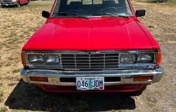 Nissandatsun-720-1984-red