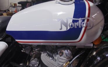 Norton-Commando-1975-16