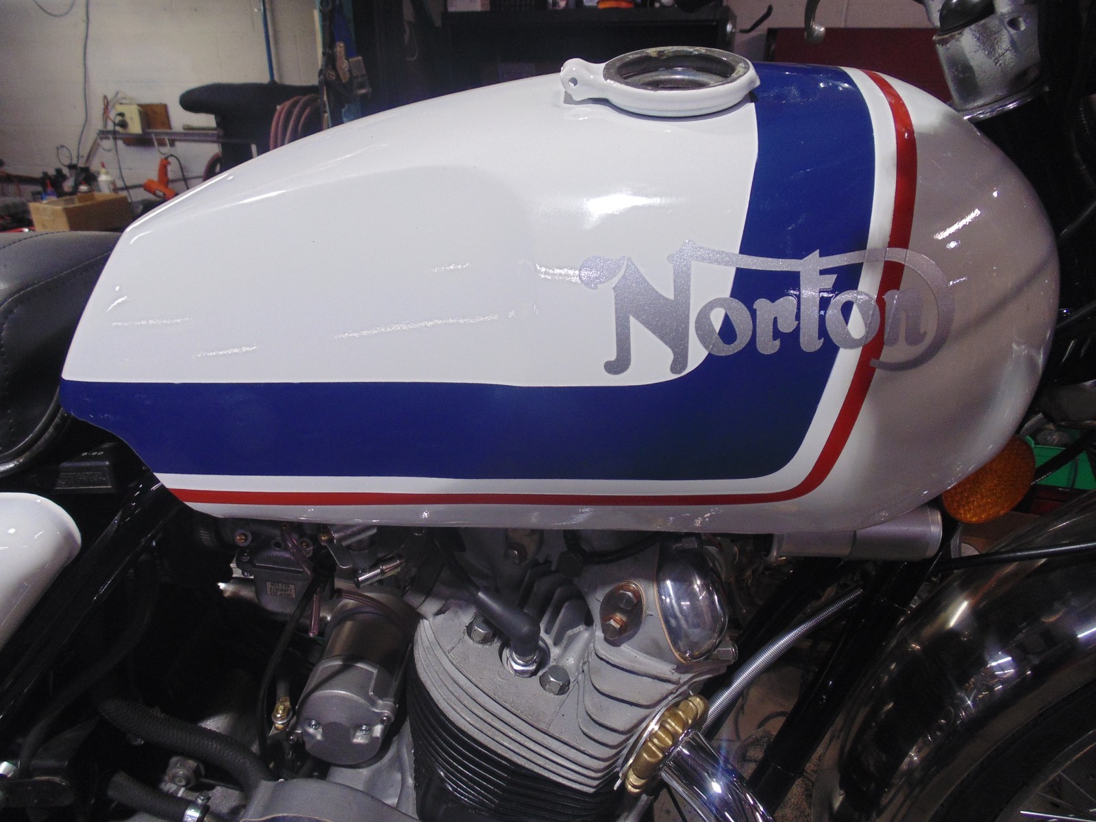 Norton-Commando-1975-16