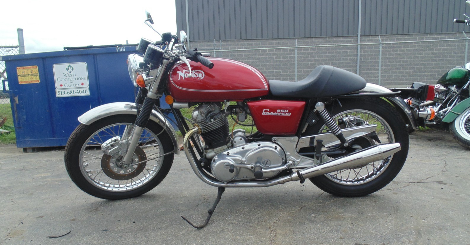 Norton-Commando-1975-3