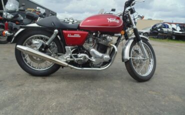 Norton-Commando-1975-8