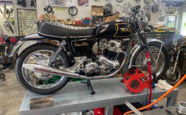 Norton-Commando-750-1972-25