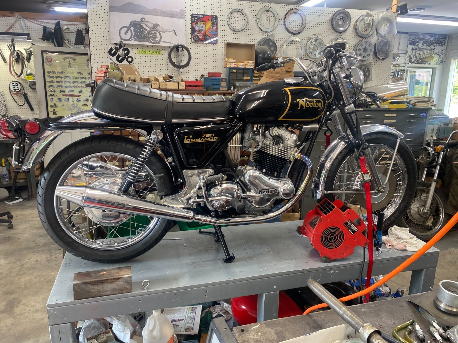 Norton-Commando-750-1972-25