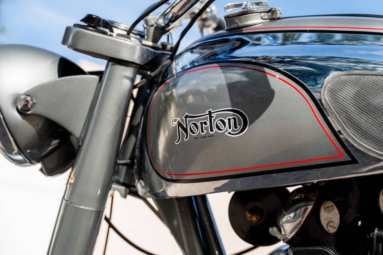 Norton-Dominator-88-1953-Motorcycles-Scooters-32