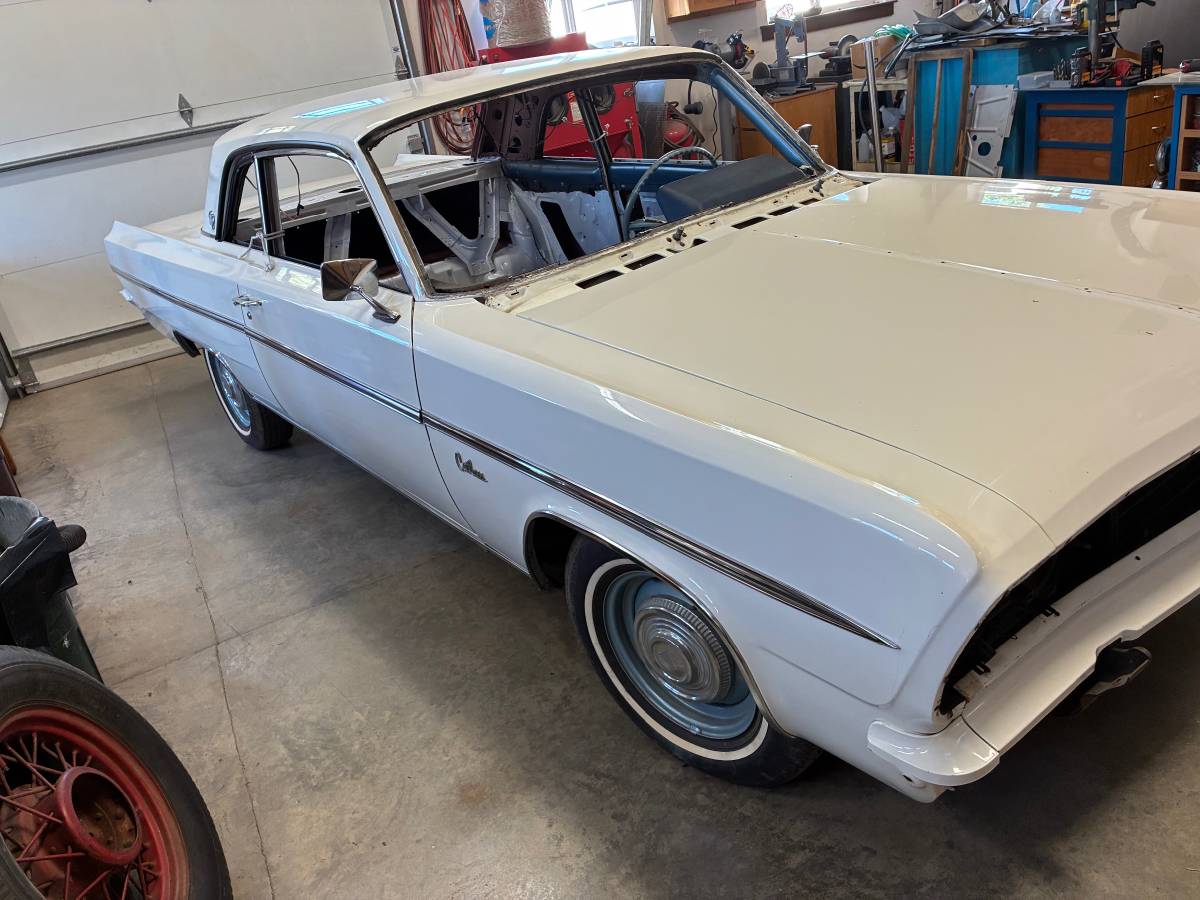 Oldmobile-cutlass-1963-white-1