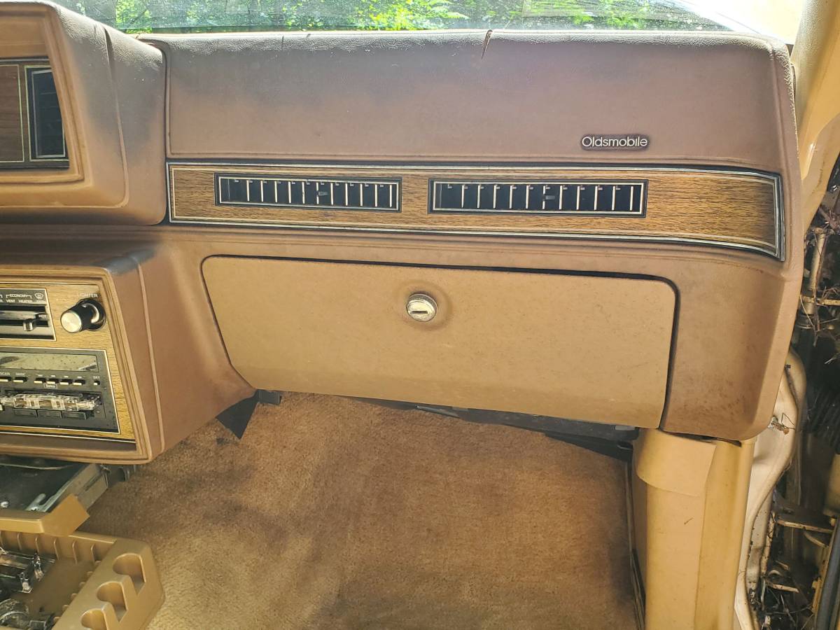 Oldmobile-cutlass-supreme-1987-brown-12