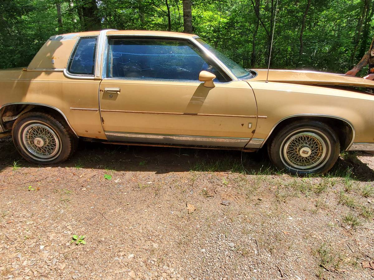 Oldmobile-cutlass-supreme-1987-brown-13