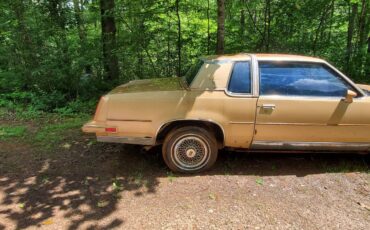 Oldmobile-cutlass-supreme-1987-brown
