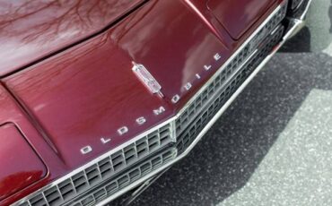 Oldmobile-toronado-1967-red-14