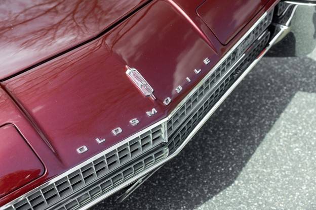Oldmobile-toronado-1967-red-14