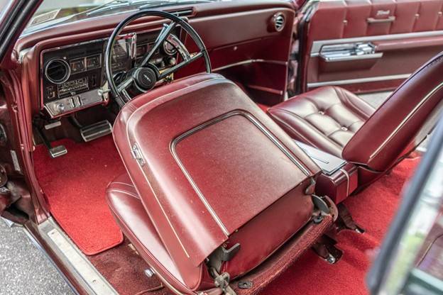 Oldmobile-toronado-1967-red-16