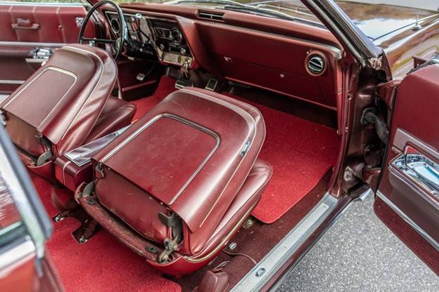 Oldmobile-toronado-1967-red-19