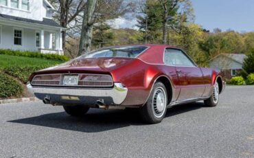 Oldmobile-toronado-1967-red-6