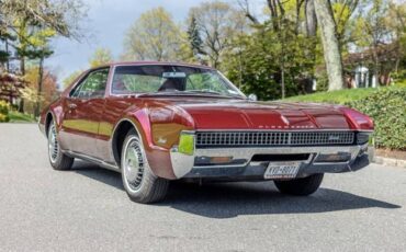 Oldmobile-toronado-1967-red-9