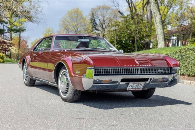 Oldmobile-toronado-1967-red-9
