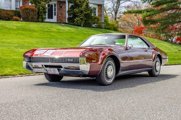 Oldmobile-toronado-1967-red
