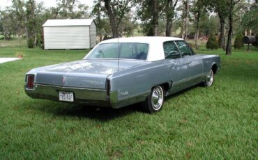 Olds-98-regency-1965-blue-17