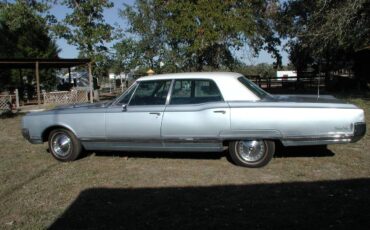 Olds-98-regency-1965-blue