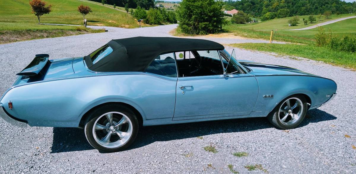 Olds-cutlass-1968-blue-12
