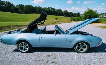 Olds-cutlass-1968-blue-13