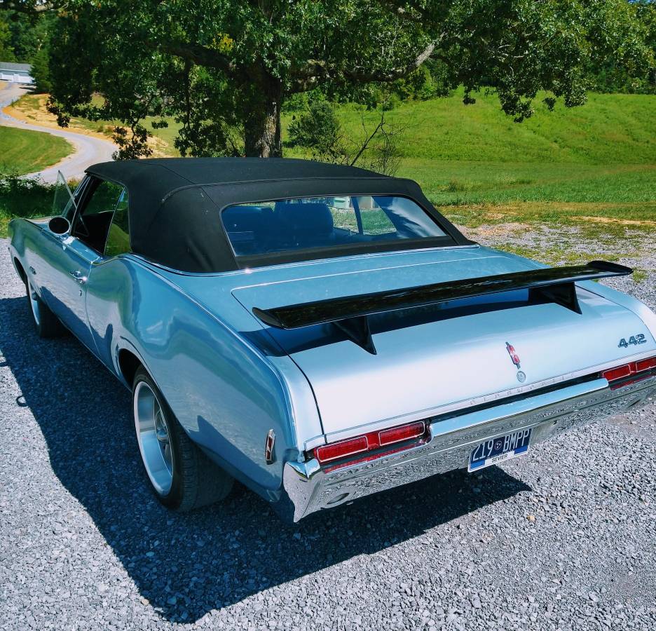 Olds-cutlass-1968-blue-14
