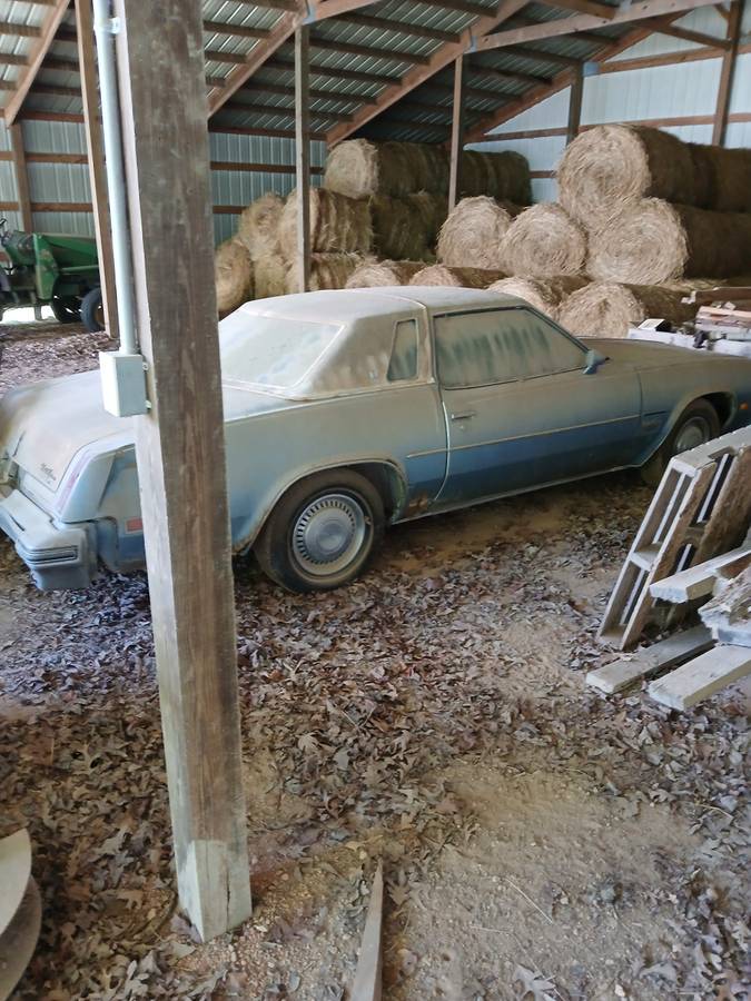 Olds-cutlass-1977-1