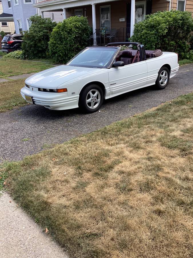 Olds-cutlass-supreme-1994-white-1