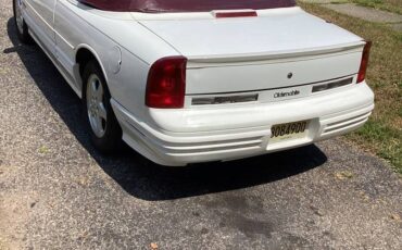 Olds-cutlass-supreme-1994-white-2