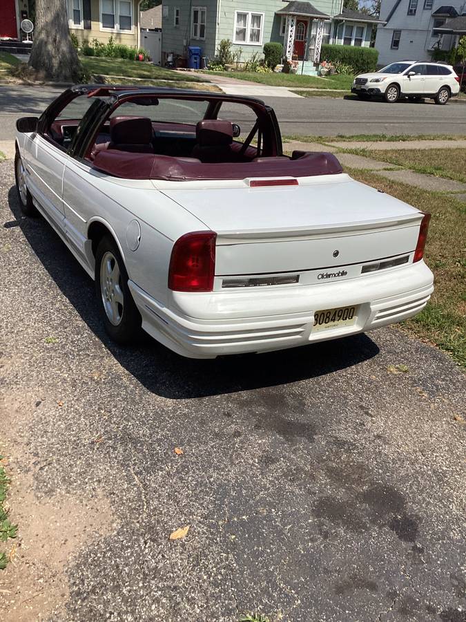 Olds-cutlass-supreme-1994-white-2
