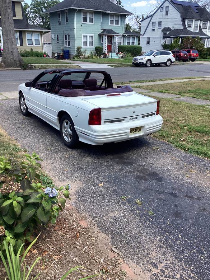 Olds-cutlass-supreme-1994-white-4