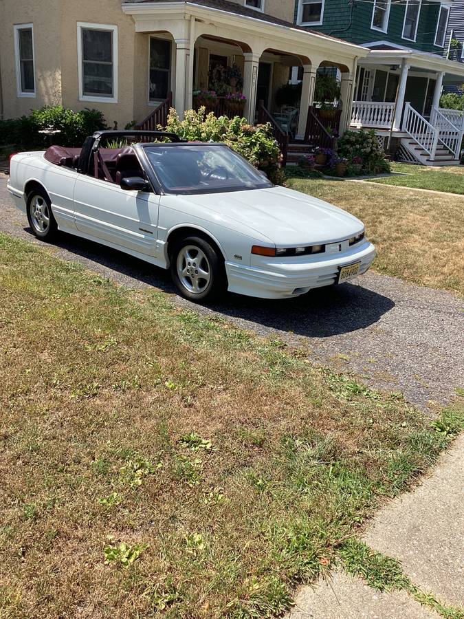 Olds-cutlass-supreme-1994-white