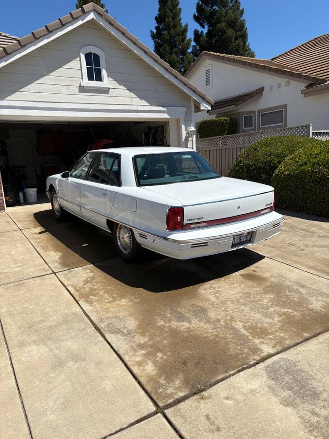 Olds-nintey-eight-1994-white-3