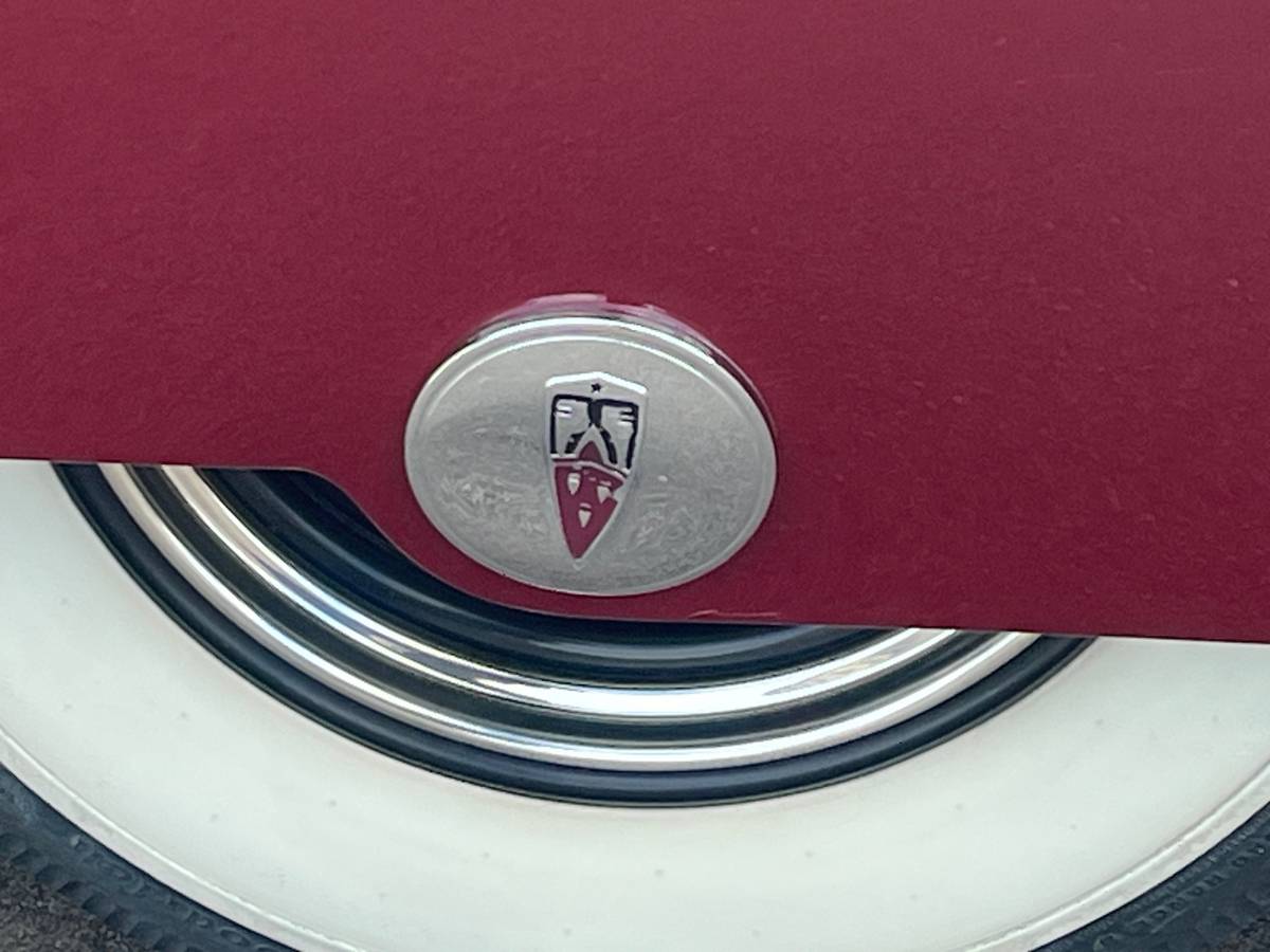 Oldsmobile-1946-red-8