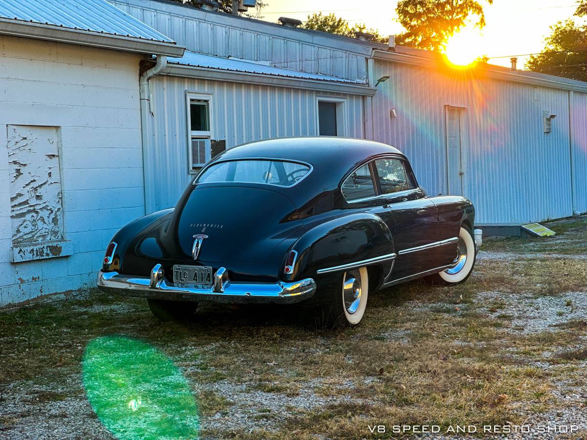 Oldsmobile-1948-blue-10