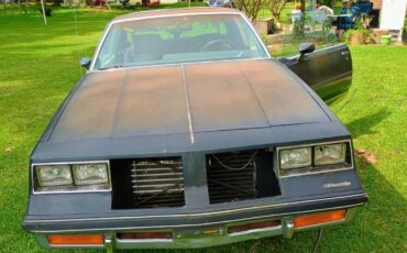 Oldsmobile-1985-blue-1