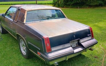 Oldsmobile-1985-blue-3