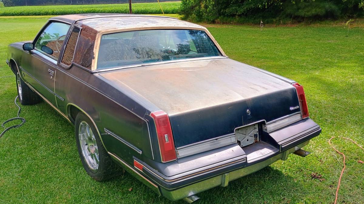Oldsmobile-1985-blue-3