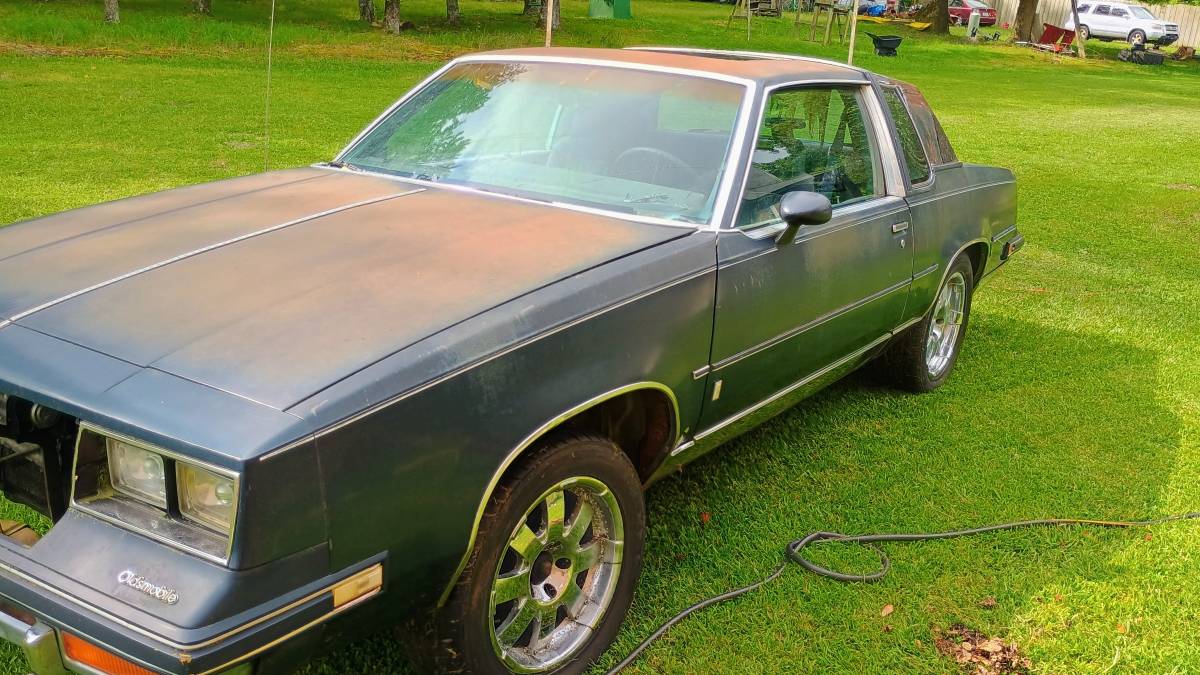 Oldsmobile-1985-blue