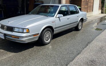 Oldsmobile-1988-silver
