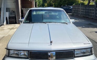 Oldsmobile-1988-silver-5