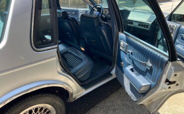 Oldsmobile-1988-silver-9
