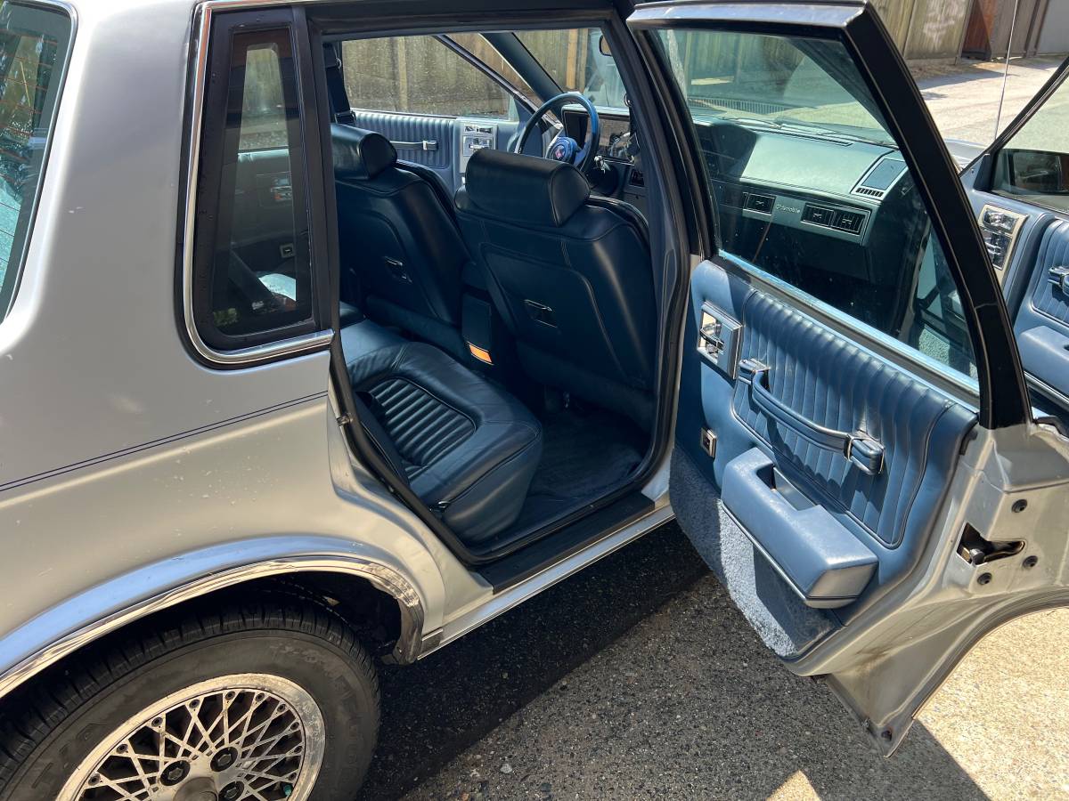 Oldsmobile-1988-silver-9